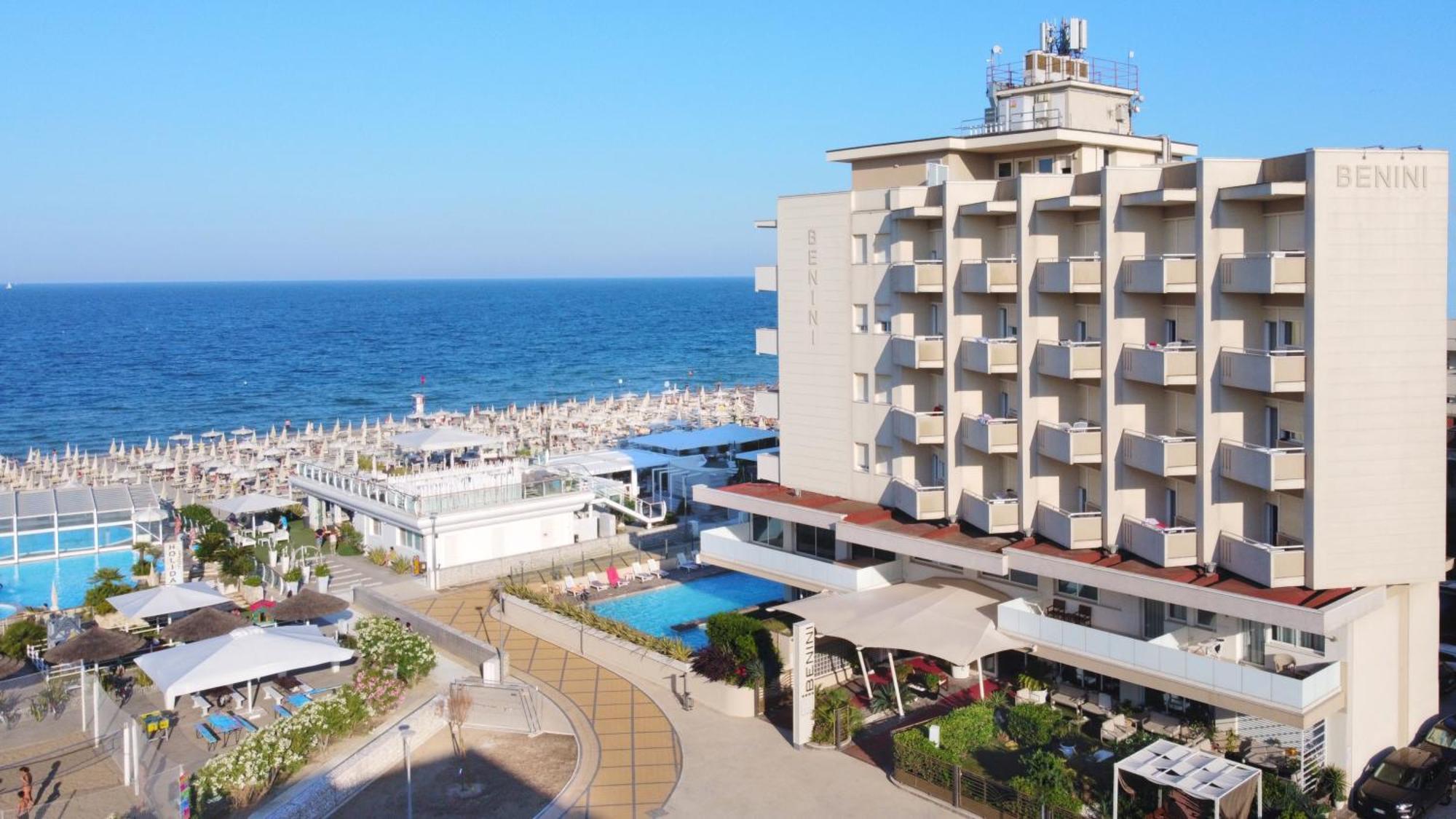 Hotel Benini Морской Милан Экстерьер фото